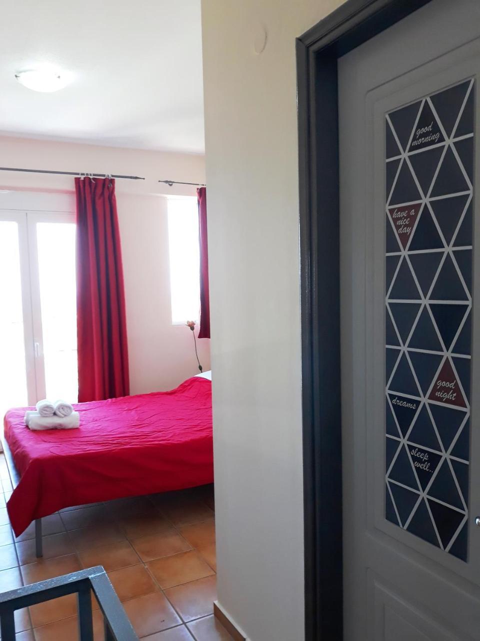 Point Twins Apartments Vrondádosz Kültér fotó